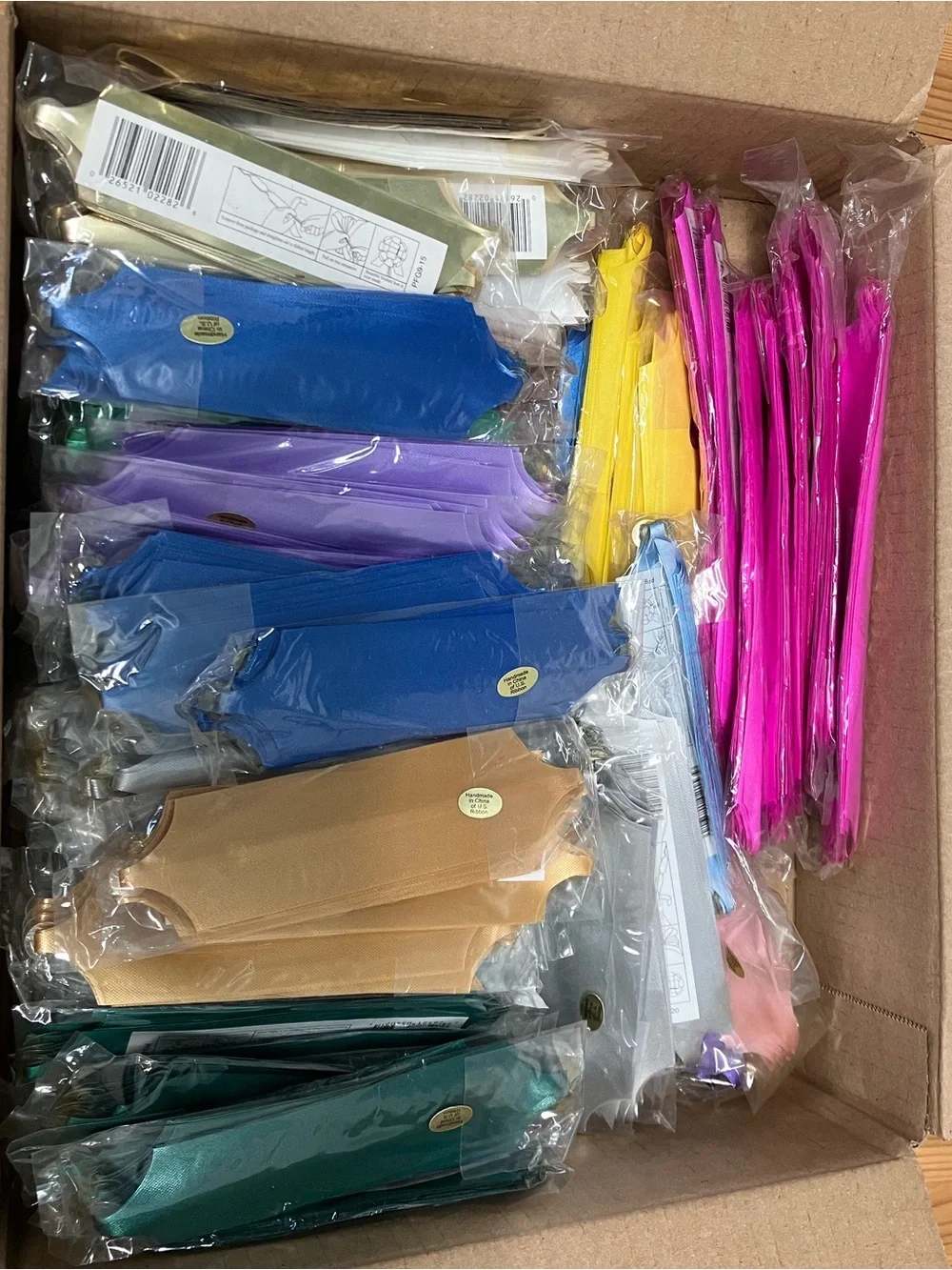 Gift Bow Bundle of 100 Medium Bows for Presents, New for Birthday, Christmas